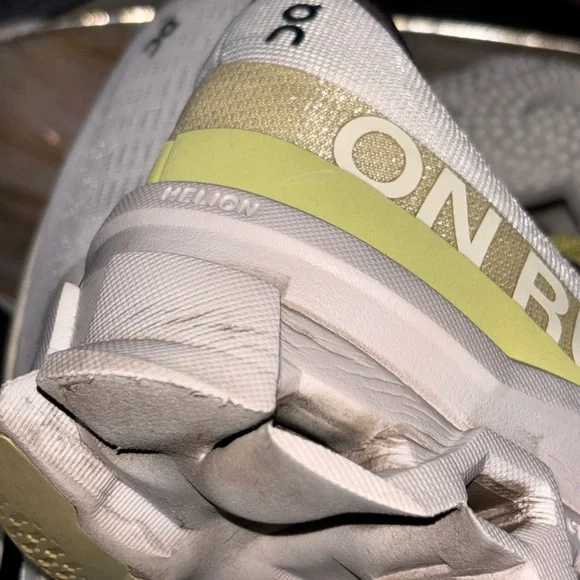 On Cloudmonster 2 running shoes in Undyed/Zest WSZ9,5 - Picture 4 of 15